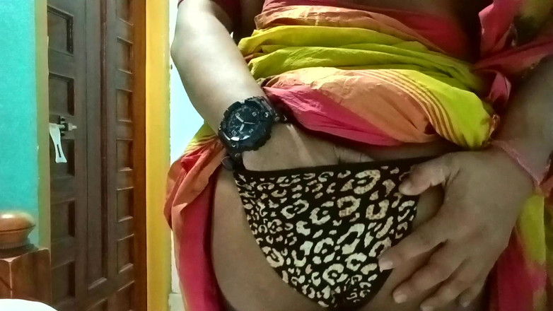 Popmini: Profesoara de la facultate tamil mallu Sandhya face sex dur...