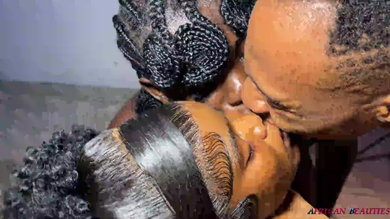 African Beauties: Si jalang tegar sebenar memiliki kote hitam besar ini