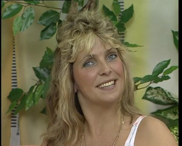 YOUR FIRST PORN: Yasmin Ik ben een grote vrouw met grote behoeften