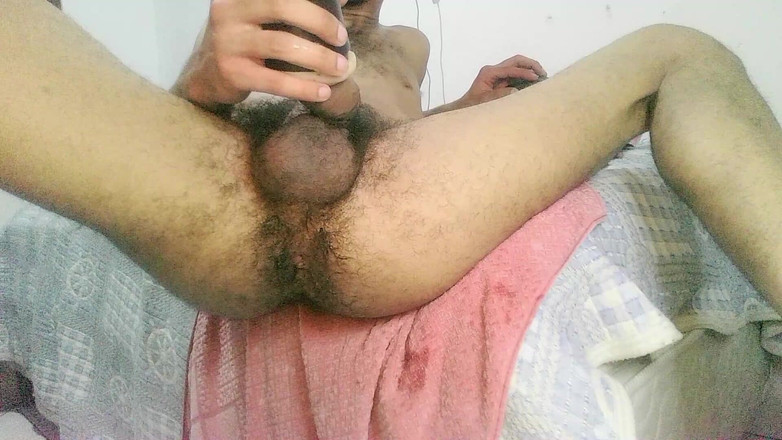 Virtual ToyBoy: Să vii să abuzezi de acest bărbat obraznic?