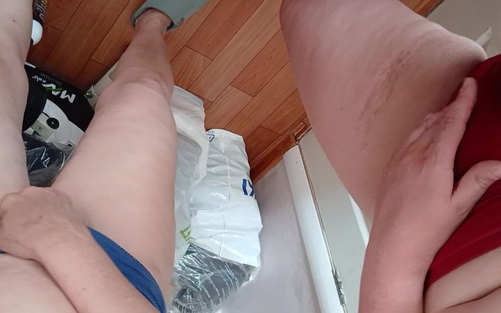 Lesbian-candys: Trzy uczennice spust głośno i jednocześnie w mokrych majtkach