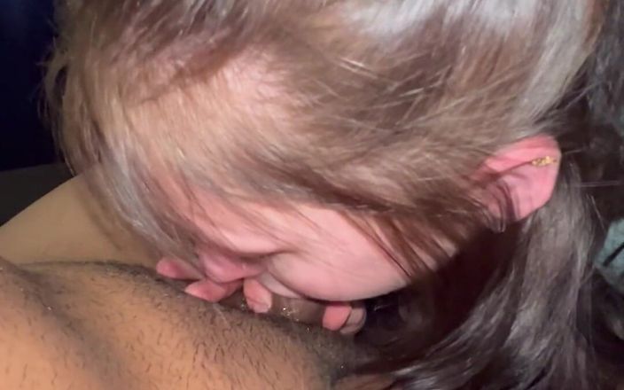 LuluLemons000: Sexy Slut Sucking BBC