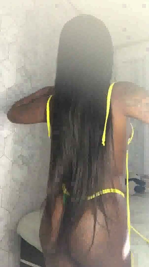 Solo Austria: Preto menina de biquíni fetiche