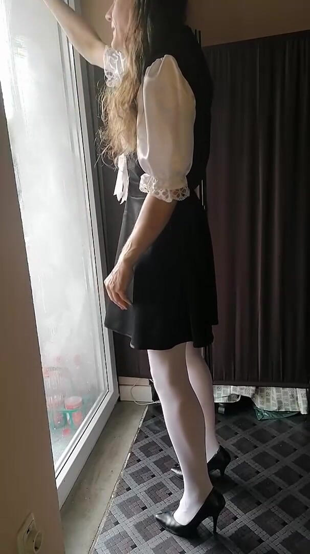 Slut Bella: Очищення вікна