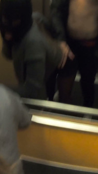 Fodendo e metendo em um elevador - excitação não sendo pega