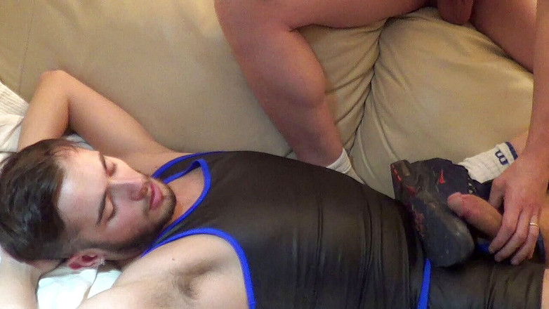 CREAMPIE SESSION IN JOCKSTRAP: Si cewek nakal twink david lucas dientot habis-habisan sama maxime...