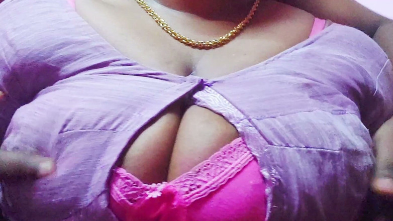 Desi Mohini: L'insegnante arrapata con grandi tette ha dato piacere sessuale al...