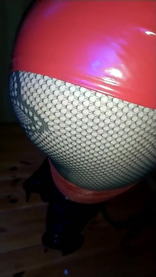 KatrixandCaliforniaLatex: Mistress Katrix ass worship posing
