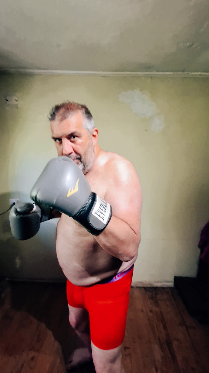 Punchbagplz: (untuk Bersenang-senang) Pertarungan POV: Si Petinju Silver Daddy - Seks Submision...