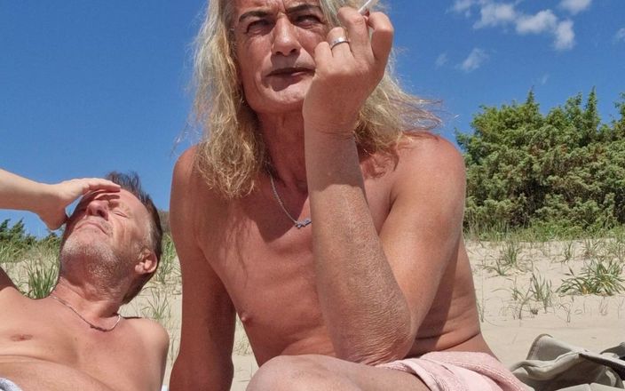 Gigi and David: सेक्स शो स्ट्रिपचैट, नग्न समुद्र तट, किन्नर और लड़का, गिगी और डेव 17-05-2025, p1