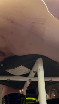 La moglie giapponese sottomessa viene in modo incontrollabile durante una dura sessione anale