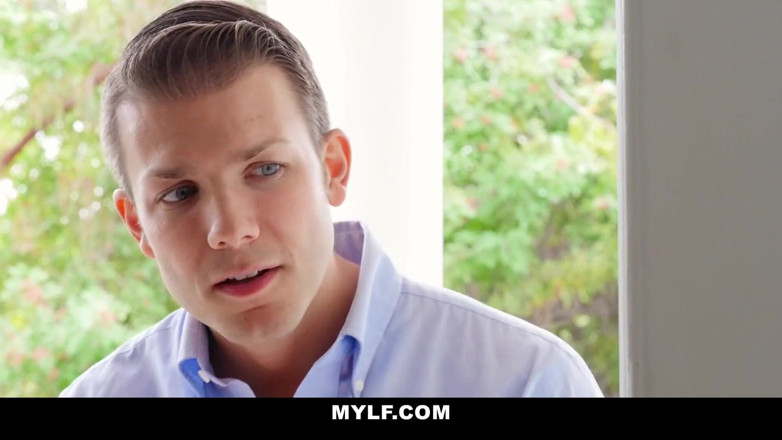 Mylf Official: Cougar sensuale prende lo sperma bollente del ragazzo del college...