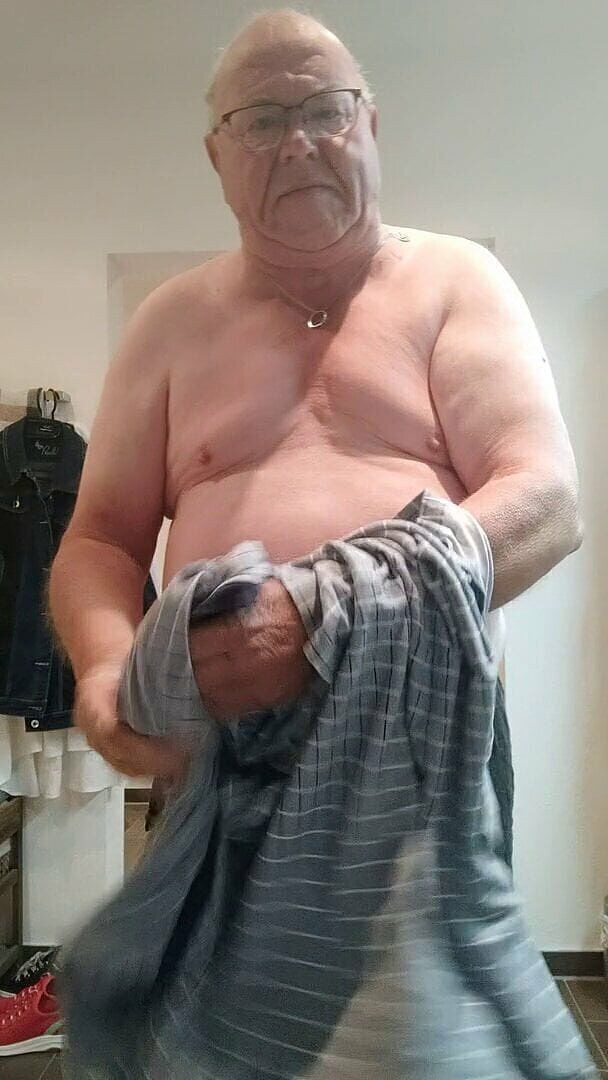 Had Peed in My Boxers and Farted Before Changing (Karlchengeil)
