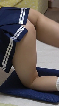 Alleen Japans meisjesappartement, grote tieten meisjes 'geen bh kort studentenuniform, minirok, wedgie string, sokken, verleiden fitness