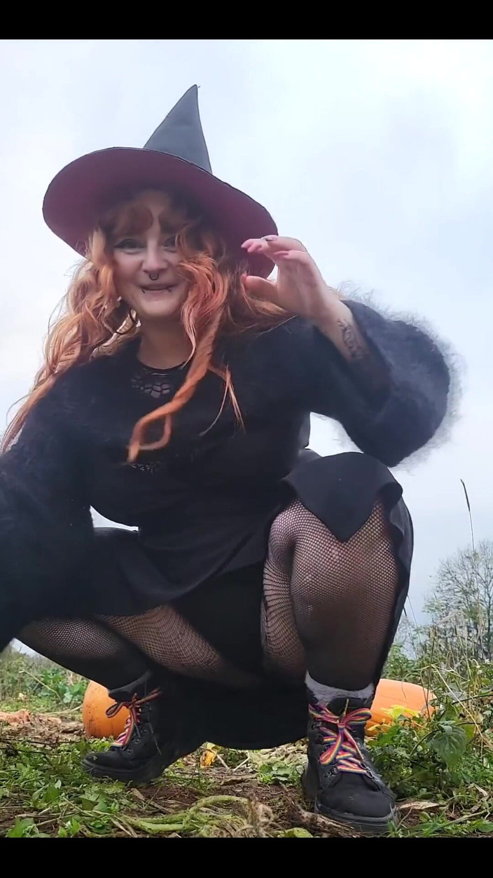 Bunny Royle: 내 자지를 빠는 걸 좋아해