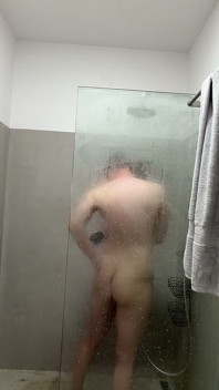 Gm mit mir in der dusche