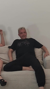 Swingers. Un Gangbang Con Cuatro Personas. Dos Parejas Casadas Intercambian Parejas.