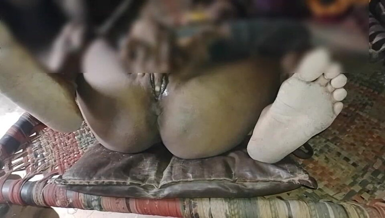 Deshi girl 9: Kdo ochladí vesnickou kundičku Bhabhi