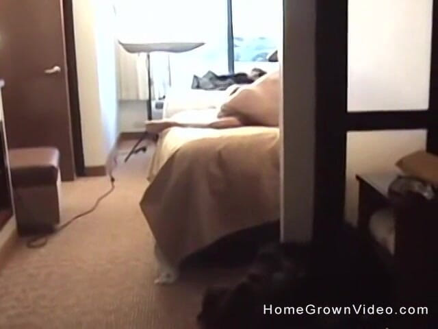 Homegrown Amateurs: Robert geeft Kitty een creampie op film