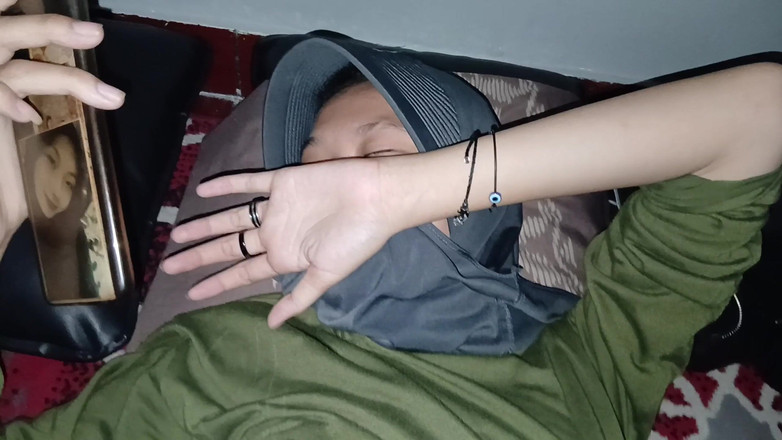 Amazingbeautycum: Část 1 šukání pouličního buskera v hidžábu