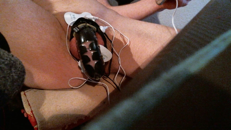 Cassidy: Castidade E-stimming