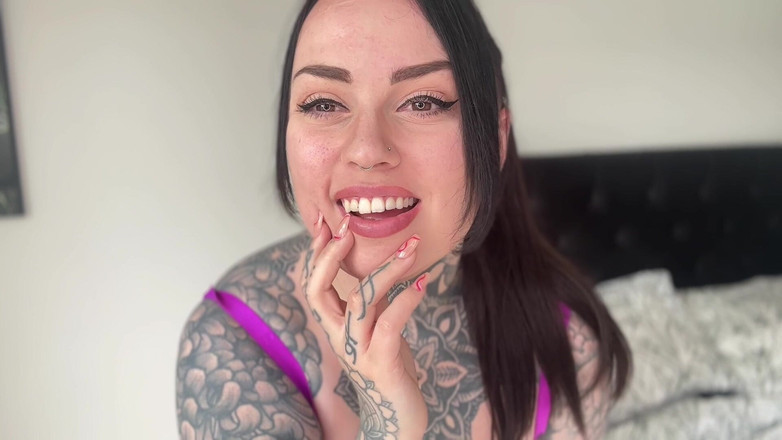 Miss Valentina: Jeu de chuchotement vraiment risqué