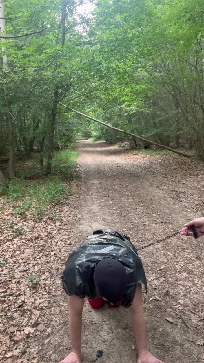 Maitresse Clara: Hukuman Di dalam hutan...