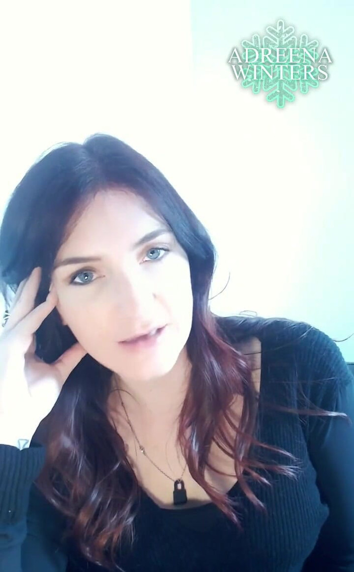 Adreena Winters: Was denkst du über meinen neuen lippenstift?