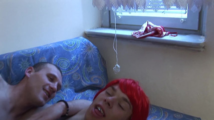 Femdom Austria Boys: Tizio scopa la sua frocio rossa