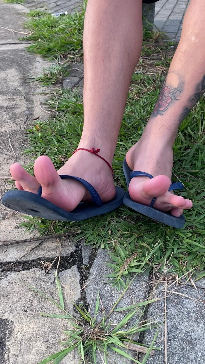 Mr Feet Colombia: Cium telapak kakiku seperti mereka adalah tuhanmu