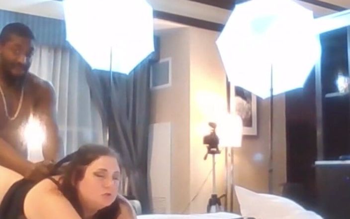 TrotzillaTheGod: Sappige Samantha kan een grote zwarte lul aan