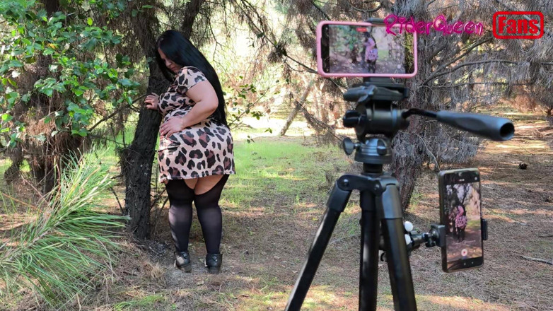 Riderqueen: Rq dalam awek montel MILF hutan