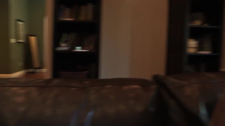 Hot Lesbians X: Suwerena Syre dostaje pięści przez Elle Alexandraa