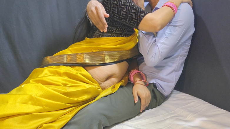 Hardcore Lover: Slut Indian Wife Hard Fingering and Fucking with Creampie