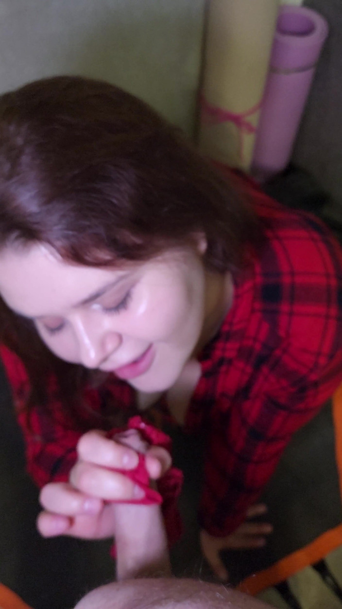 Peach Desert: Sex with a Curvy Redheaded MILF and a Creampie in...
