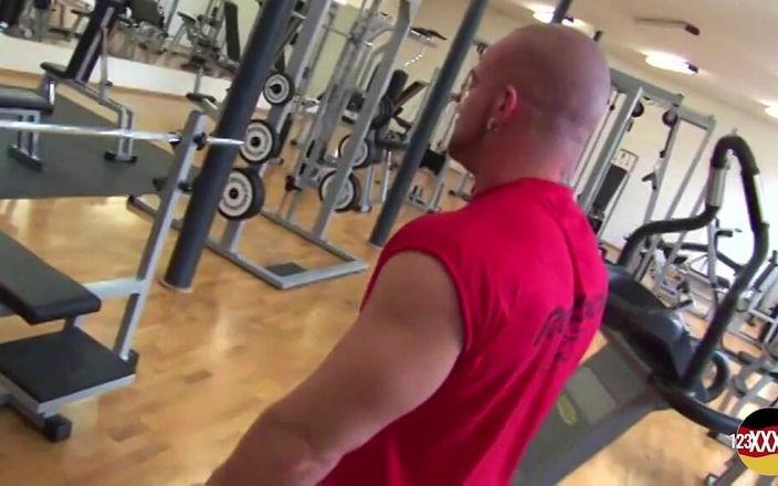 123XXX - Fucked Amateurs in Germany!: German Gym Babe Fucking on the Bench Press