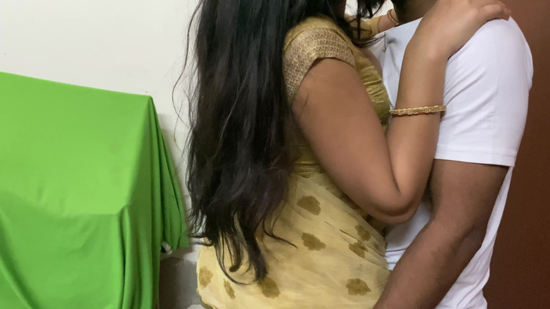 Lovely111: Chachi ki desi chudai yang manis