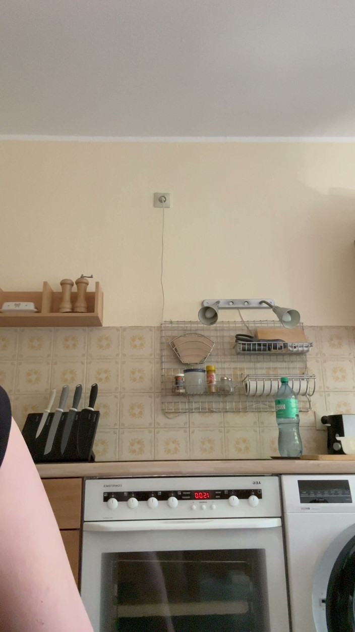 Kamil-Mila: Naked and Handjob in the Kitchen with Full Cum Load