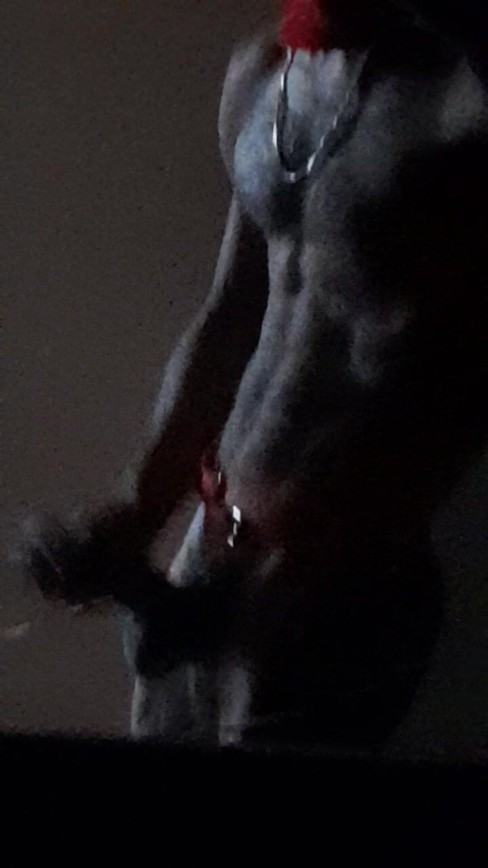 Dorian DomTop: Збуджена Різдво олень почала мастурбувати