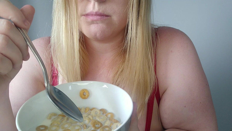 Julie_Bliss: Julie Bliss - Snídaně obryně