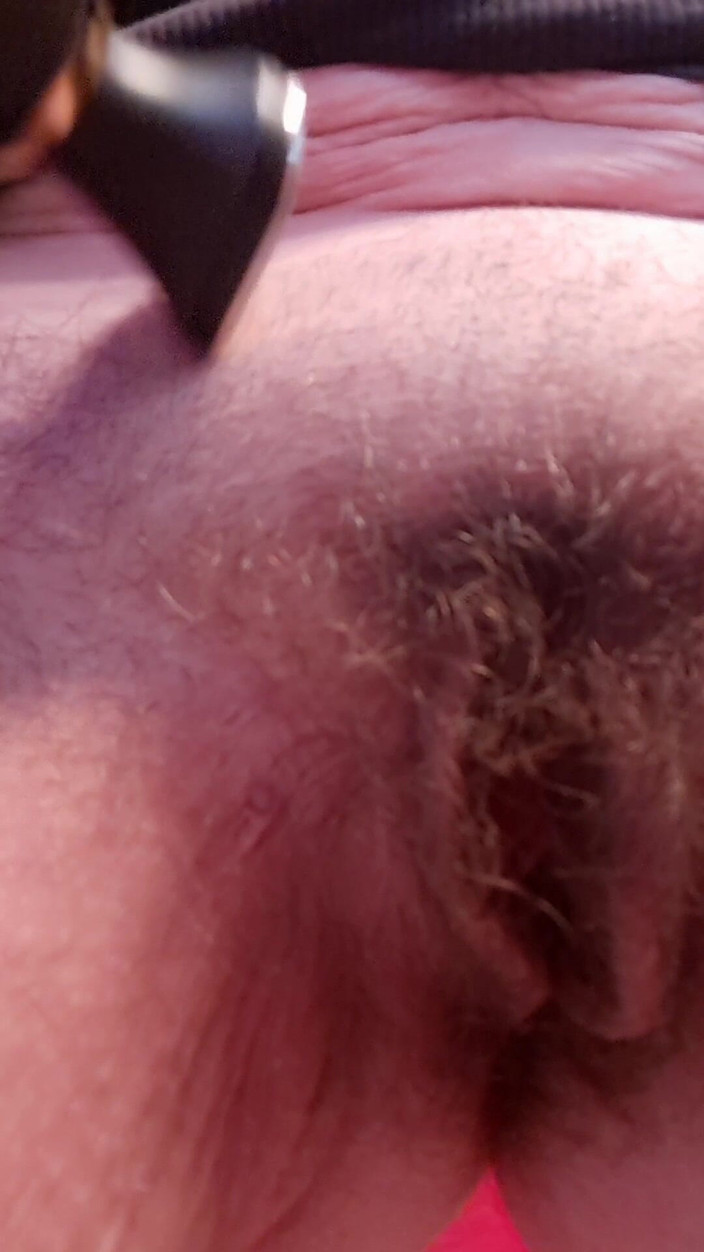 Naughty alchemy: Ras de pe Bush