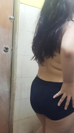 Vaginabig88: 和你的嫂子一起洗澡，直到啪啪啪 第1部分