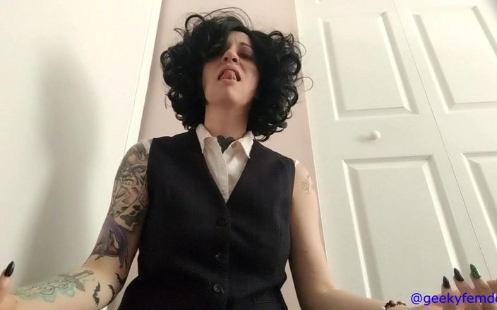 Geeky Femdom: Reina de las sombras 3 - diosa futa