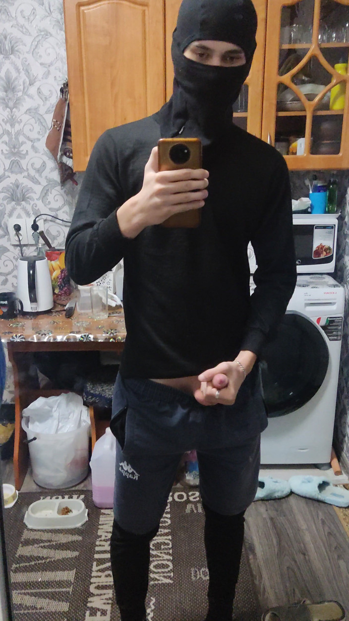 Ethan Alpha: Сперма после спортзала