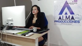 상사에게 하드코어 자지로 좋은 섹스를 해주기 때문에 직장에서 나를 해고하지 않습니다.