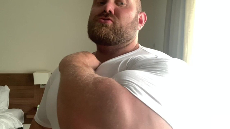 Jack stacked: Spieraanbidding aftrekkend met enorme cumshot