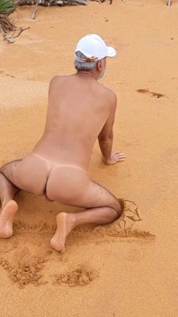 Ladysilva Sissy Hot Ass on the Beach