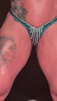 Simone Steele Muscle Flex