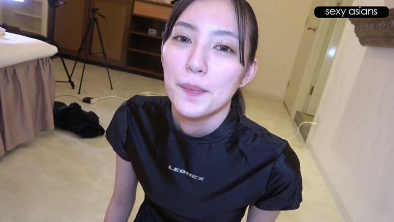 Jap Porn Project: Si cantik langsing tinggi yang elegan bersatu semula untuk pertemuan...