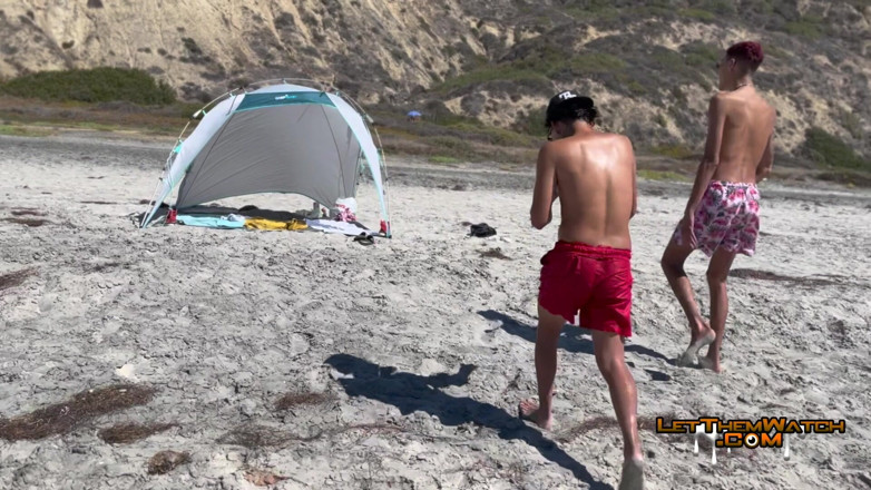 Let them watch: Public Beach Fucking Twink Raw Caught! Letthemwatch